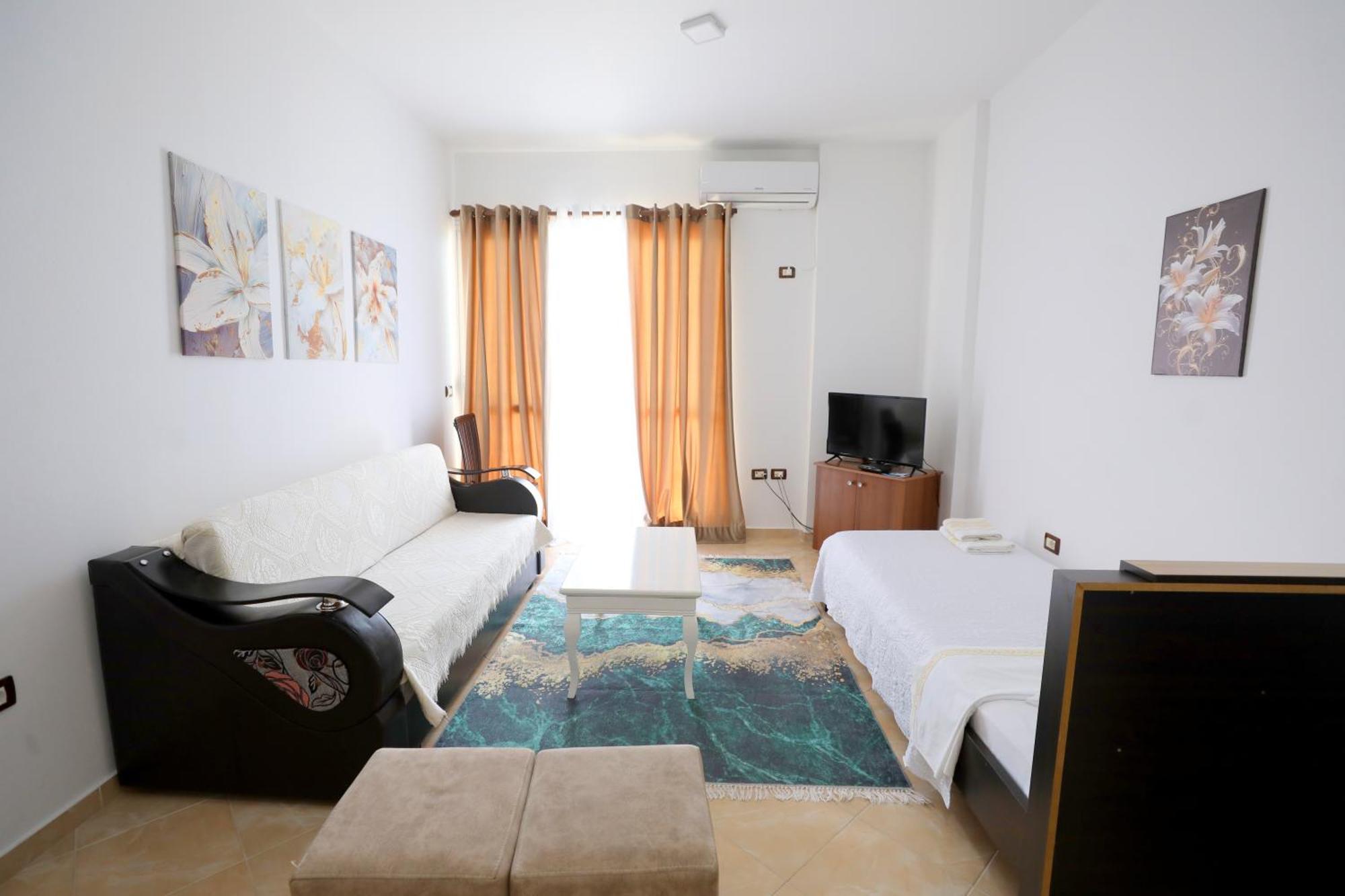 Blue Bay Apartment *
